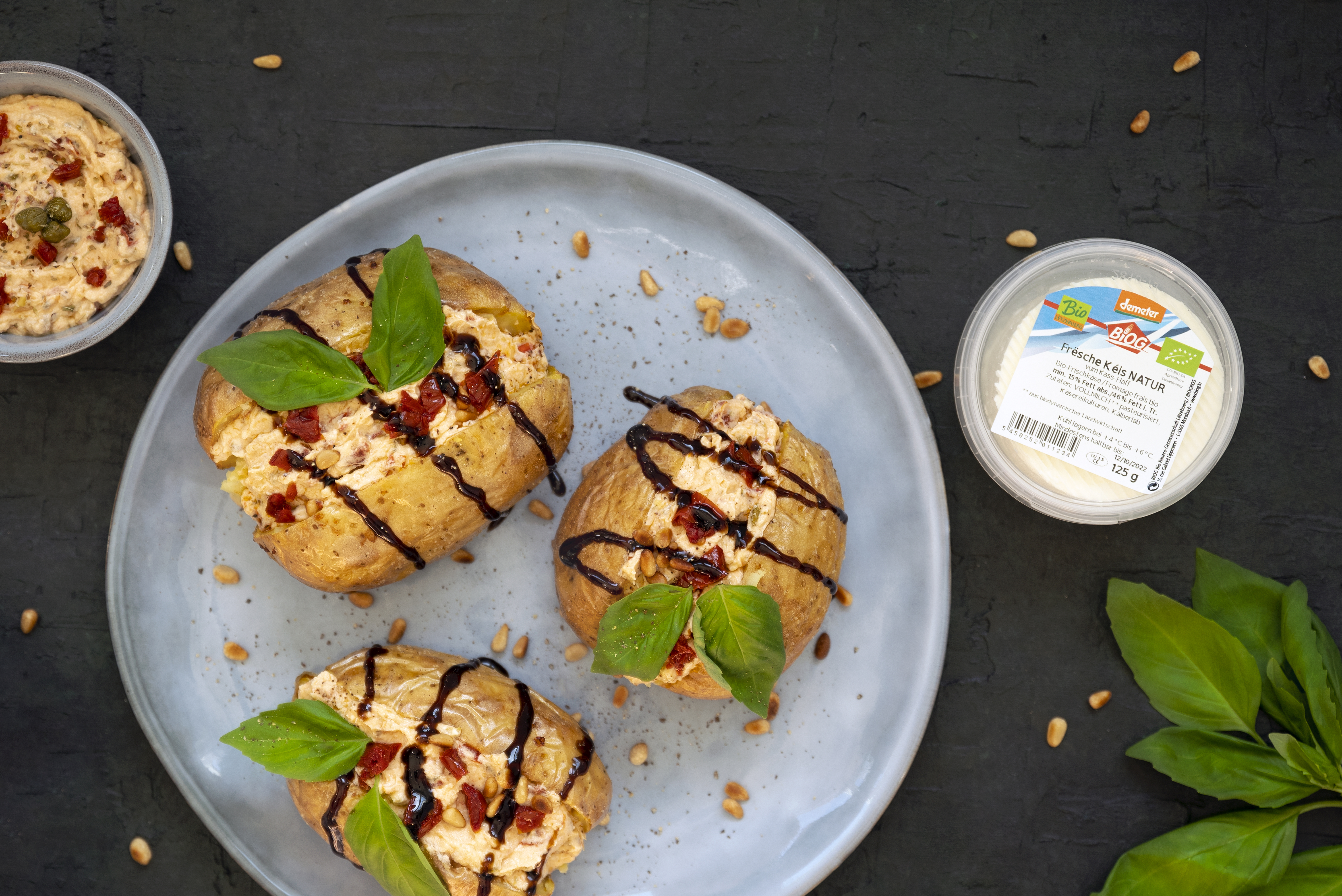 Mediterranean backed potatoes with BIOG Frësche Kéis | Biog
